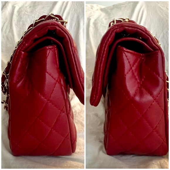 👑✅PRICE FIRM✅ Beautiful Large Red Quilted Gold Chain Purse - Picture 7 of 17